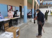 Acudió temprano a votar, con la esperanza de ayudar a cambiar el país.