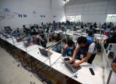 Personal del CNE de la delegación Provincial de Pichincha fue registrado este lunes al recibir las actas con los resultados de las elecciones presidenciales 2021.