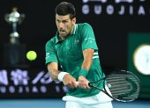 Novak Djokovic durante su juego de cuartos de final del Australia Open, ante Alexander Zverev