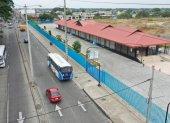 Movilidad. La falta de seguridad en la parroquia Febres Cordero es una de las razones por la que los ciudadanos evitan caminar. En la foto la nueva estación de la Metrovía, en la 29.