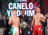 Saúl "Canelo" Álvarez y Avni Yildirim tuvieron un primer acercamiento este viernes 26 de febrero durante el pesaje oficial, en Miami.