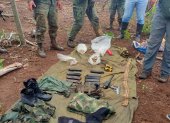 Material. Militares hallaron en el sector de La Cadena en San Lorenzo armas, municiones, uniformes militares,