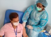 Doctoras y enfermeras de Galápagos fueron vacunadas a finales de la semana pasada.