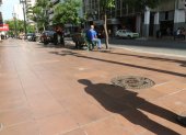 Epicentro. El bulevar 9 de Octubre luce con pocos transeúntes. Históricamente es la avenida con más peatones de la ciudad.