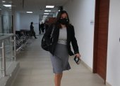 Diligencia. Angélica Porras, del Colectivo Acción Jurídica Popular asistió a la audiencia en el Complejo Judicial Norte.