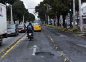 Debido al aumento de lluvias e inundaciones los baches en las vías han aumentado en toda la ciudad, sobre todo en avenidas principales.
