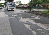 Realidades como esta son constantes en toda la urbe. No hay sector que no registre baches.