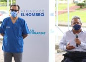 El ministro de Salud, Mauro Falconí junto al presidente Lenín Moreno el martes en Guayaquil.