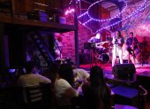Show en vivo. La cantante Abby Lara inauguró las noches de jazz en Diva Nicotina el pasado jueves.