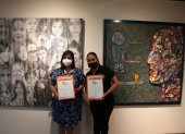 Xiomara Errázuriz (izq.) y Roxana Suárez compartieron el primer lugar en el Salón de la Mujer.
