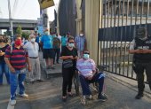 En este recinto electoral no se observó el distanciamiento que exigen las medidas de bioseguridad, para evitar el contagio de coronavirus.