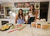 Hermanas Man Ging en la cocina de su casa en Urdesa, donde nació su emprendimiento.

Agencia (ag-extra)