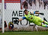 El golero de Macará se perderá los siguientes seis partidos por orinar detrás del arco.