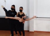 En MADA Cultura, un grupo de alumnas ensaya para el video que estrenarán por las redes el próximo 29 de abril.