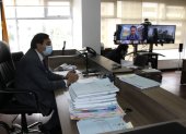Diligencia. El presidente de la Corte de Pichincha Wladimir Jhayya instaló la audiencia desde el cuarto piso del organismo.