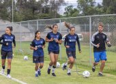 El equipo femenino de Liga Deportiva Universitaria de Quito cumplió con una pretemporada extensa, debido a los constantes cambios en la programación.