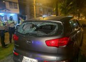 Los impactos de bala podían observarse en el carro en el que se trasladaban las víctimas.