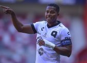 Antonio Valencia con la camiseta del Querétaro su último equipo.