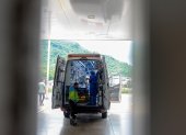 Una ambulancia llega a la sala de emergencias, el 13 de marzo de 2021, en el Hospital del Instituto Ecuatoriano de Seguridad Social (IESS), en Guayaquil (Ecuador).