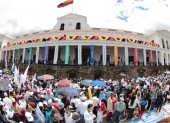 Concentración. Cientos de simpatizantes de Guillermo Lasso se concentraron en la Plaza Grande para recibir al nuevo presidente.