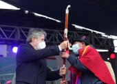 A mediados de esta semana el presidente Guillermo Lasso recibió el bastón de mando de comunidades indígenas.