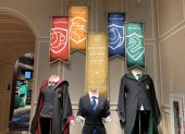 Registro fotográfico de objetos exhibidos en una tienda de Harry Potter en Nueva York (EE.UU.).
