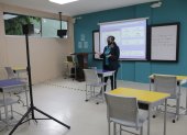 Las aulas del Liceo Panamericano cuentan con la tecnología necesaria para enseñar bajo la modalidad virtual y presencial. Los maestros velarán por la seguridad de los niños.



PERIODISTA : MARTHA TORRES  

FECHA : 25/05/2021 

Agencia (ag-extra)