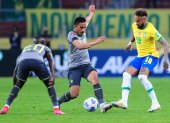 Ecuador y Brasil no se hacen daño en el primer tiempo en Porto Alegre.