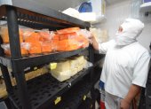 a empresa ecuatoriana Mondel, que el año pasado realizó su primer envío de queso azul a EE. UU., tiene un centro de distribución en Sangolquí, al suroriente de Quito.

 Quito 03 de Junio de 2021 Agencia(ag-extra ag-expreso-ag-quito) Gustavo Guaman