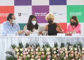 La alcaldesa Cynthia Viteri; y la viceministra de Educación, Cinthya Game, firmaron el convenio de apoyo educativo.