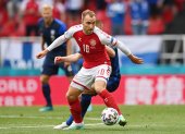Christian Eriksen, jugador de Dinamarca, antes de desvanecerse en el campo de juego.