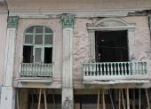La casa Maldonado, ubicada en el centro de ciudad, es uno de los inmuebles patrimoniales que más deterioro tiene.