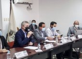 Encuentro. En el Ministerio de Obras Públicas y Transporte se reunieron los transportistas con representantes del Gobierno.