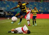 Pervis Estupiñán participó en el primer gol ecuatoriano. Provocó el gol en contra tras su centro