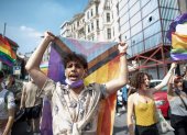 La policía dispersa la marcha anual del orgullo gay en Estambul.