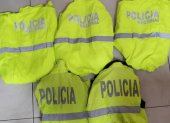 Los sospechosos habrían despojado de su dinero a una persona que salió de una agencia bancaria. Se les encontró armas de fuego.