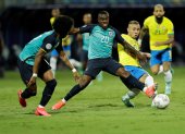 Jhegson Méndez (c) es el abanderado de las estadísticas en la selección ecuatoriana.