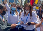 Guayaquil. La asambleísta firmó en apoyo de un movimiento provida.