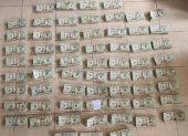 Evidencias. En el operativo se incautaron 199.000 dólares que habrían sido producto de la actividad ilícita.