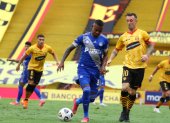 Emelec toma ventaja en el primer tiempo y le gana a Barcelona 1-0.