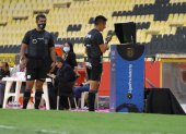 Luis Quiroz, árbitro del duelo entre Barcelona y Emelec, no pudo observar dos jugadas polémicas en el VAR pues se dañó por casi 20 minutos.