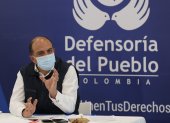 El defensor del Pueblo, Carlos Camargo, habla durante una rueda de prensa este martes en Bogotá (Colombia).