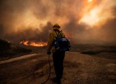 California vivió en 2020 el peor año de su historia en cuanto a número de incendios y superficie quemada, ya que ardieron más de cuatro millones de acres, que son 1.618.742 hectáreas.