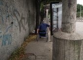 Hecho. Desplazarse en silla de ruedas implica sortear todo tipo de trabas.