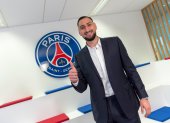 Gianluigi Donnarumma, arquero italiano, presentado por el PSG.