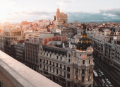 El Ministerio de Salud propuso hoy incluir España en la lista roja de países a los que sus nacionales y residentes tiene vetado viajar.
