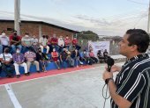 Militantes de Compromiso Social en Sucre, provincia de Manabí, participan de una asamblea de cara a la convención.