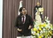 Una de las estudiantes participantes en el concurso en honor a Santo Domingo de Guzmán.