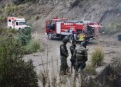 Actuación. Militares y representantes de entidades de la provincia durante la destrucción de los pertrechos.