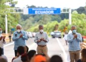 Actividad. Sobre el puente sobre el río Mataje se encontraron los presidentes para inaugurar la obra.